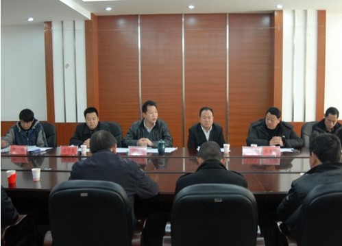 召开见义勇为人员慰问座谈会